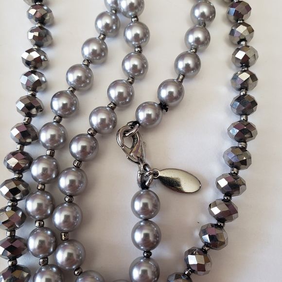 Ann Taylor Silver Tone Faux Pearl And Silver Tone Beaded Necklace - Picture 10 of 13